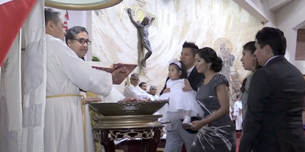 Video – Bautizo en la Iglesia de la Vicaria China Juan XXIII